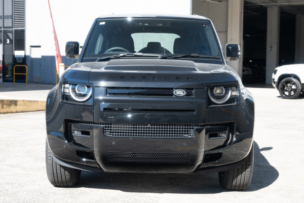 2026 Land Rover Defender L663 110 D350 X-Dynamic HSE SUV image 4