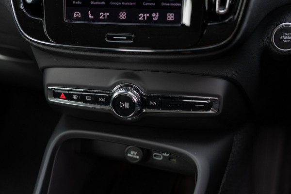 2025 MY26 Volvo XC40 XZ Plus B4 SUV Image 30