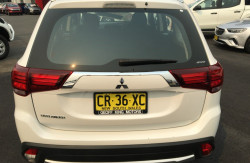 2017 Mitsubishi Outlander ZL ES Suv