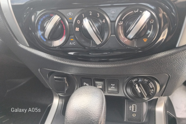 2023 Nissan Navara D23 ST Ute Image 22
