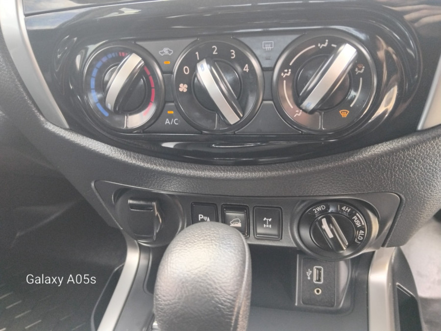 2023 Nissan Navara D23 ST Ute Image 22