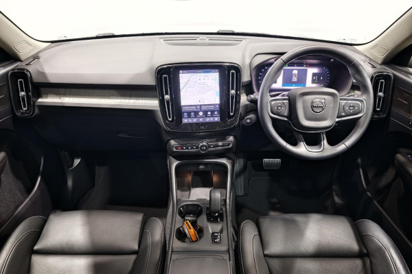 2025 Volvo XC40 XZ Plus B4 SUV Image 47