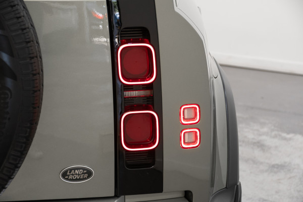 2020 Land Rover Defender L663 110 P400 S SUV image 10