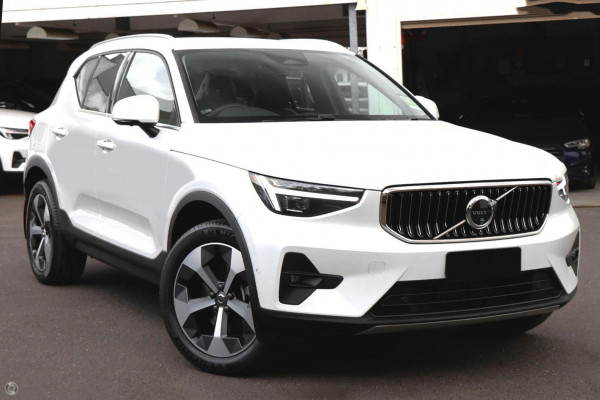 2026 Volvo XC40 XZ Ultra B4 Bright SUV Image 1