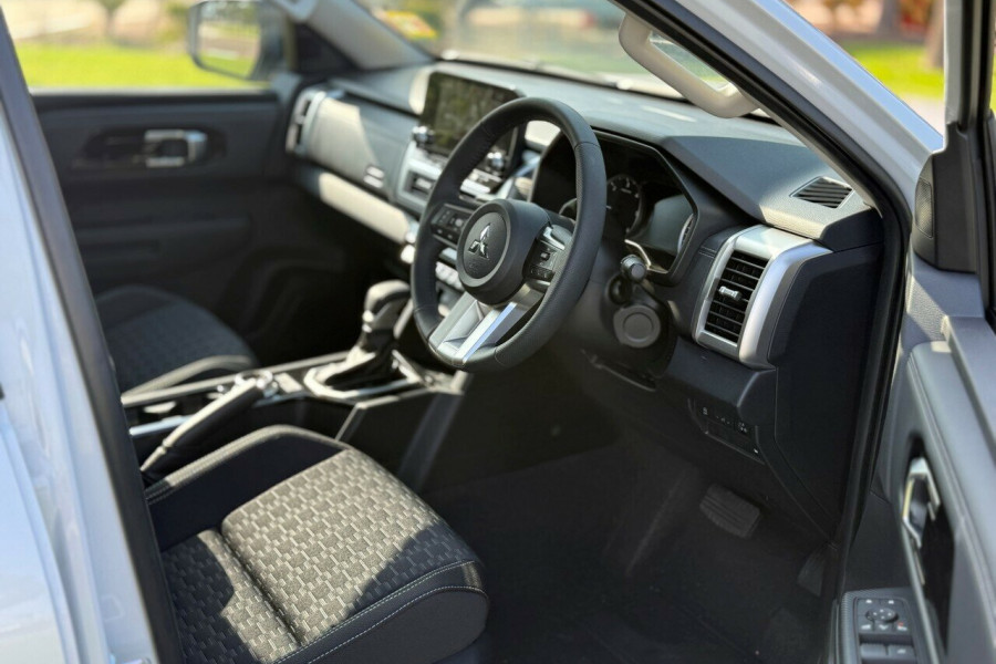 2024 Mitsubishi Triton MV GLS Ute Image 11