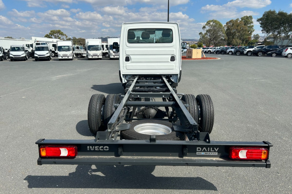 2023 MY22 Iveco Daily E6 Daily Cab Chassis Truck Image 5