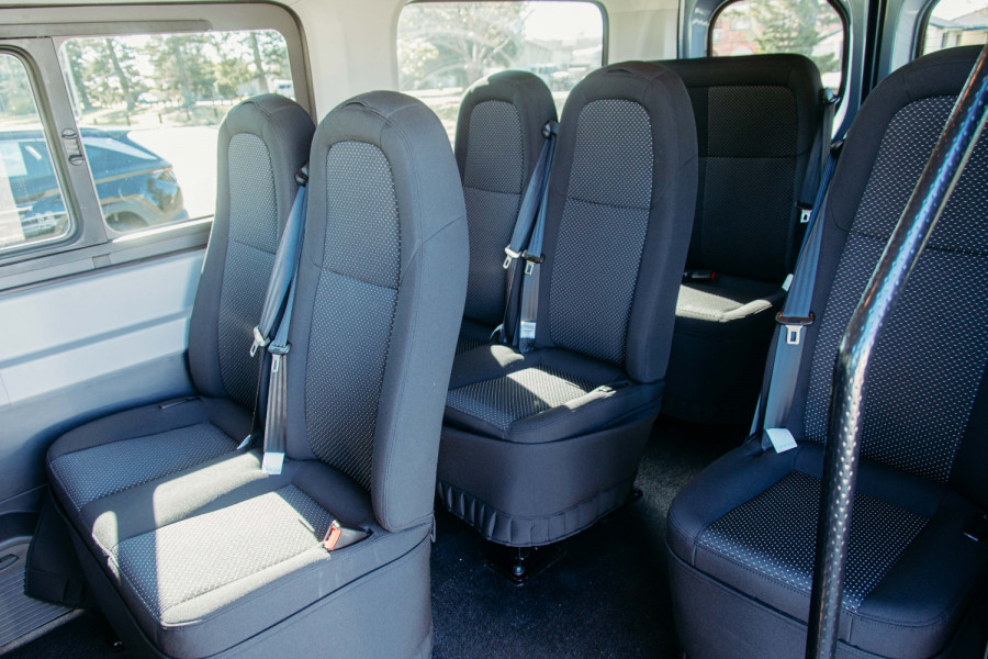 2024 LDV Deliver 9  11-Seat Bus Image 21