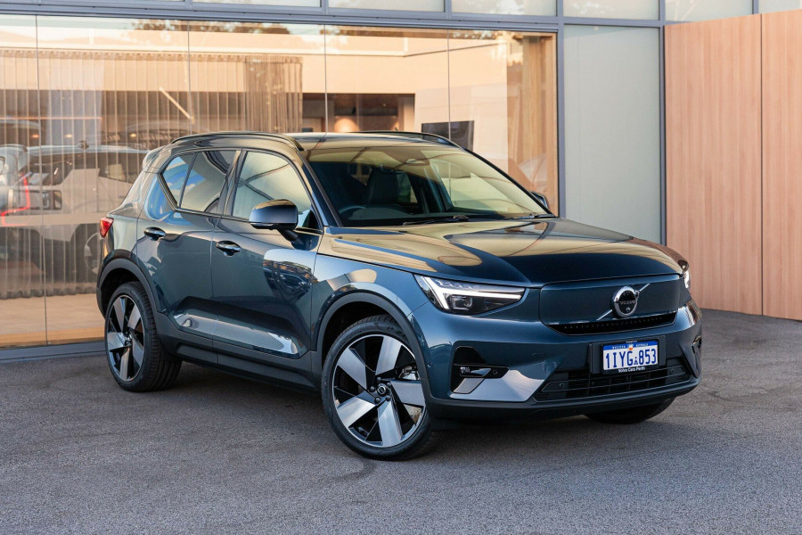 2026 Volvo EX40  Ultra Twin Motor Performance SUV Image 1
