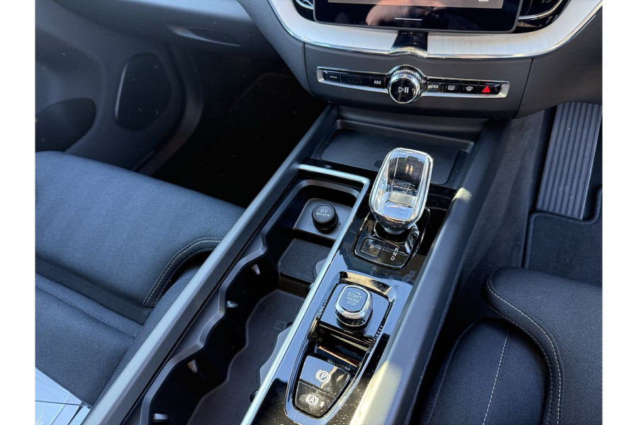 2025 MY26 Volvo XC60 UZ Plus B5 Bright SUV Image 36