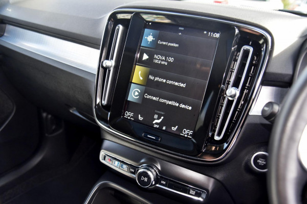 2021 Volvo XC40 XZ T4 Momentum SUV Image 18