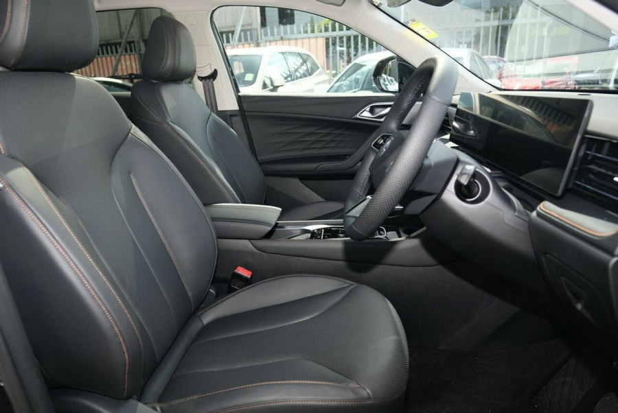 2024 MY24.5 MG HS AS33 Essence SUV Image 19