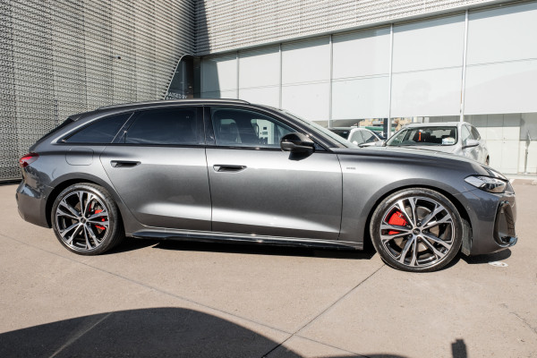 2025 Audi A5 B10 e-hybrid S-Line Wagon image 3
