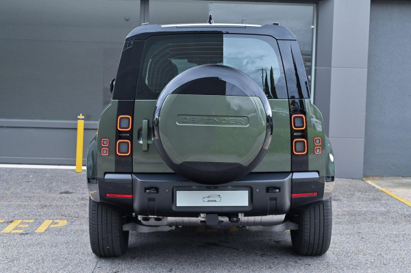 2026 Land Rover Defender L663 110 D350 X-Dynamic HSE SUV image 3
