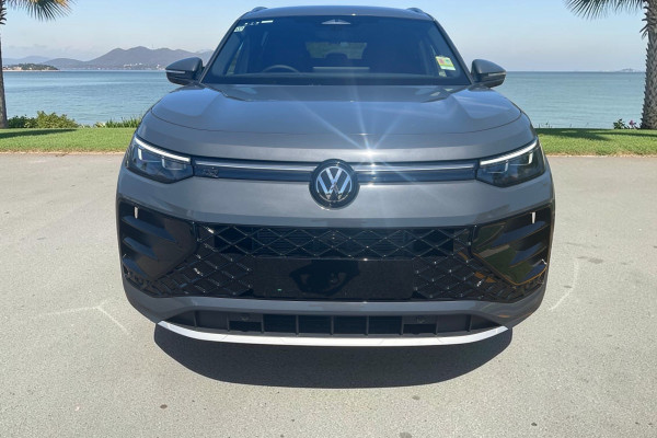2025 Volkswagen Tayron R4 195TSI R-Line SUV Image 7