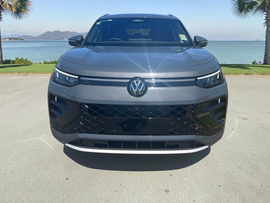 2025 Volkswagen Tayron R4 195TSI R-Line SUV Image 7