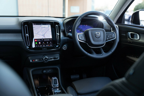 2025 MY26 Volvo XC40 XZ Ultra B4 Dark SUV Image 12
