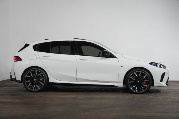 2024 BMW 1 Series M135 xDrive Hatch Image 4