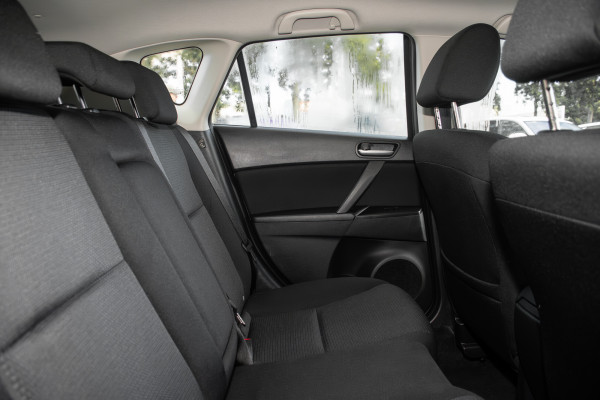 2013 Mazda 3 Neo Hatch Image 10