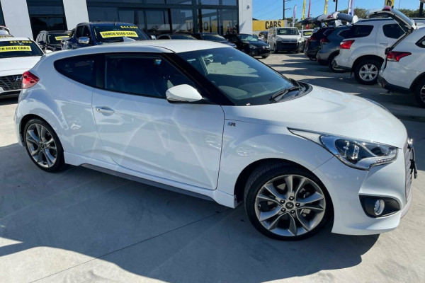 2015 Hyundai Veloster FS4 Series II SR Coupe D-CT Turbo Hatch Image 3
