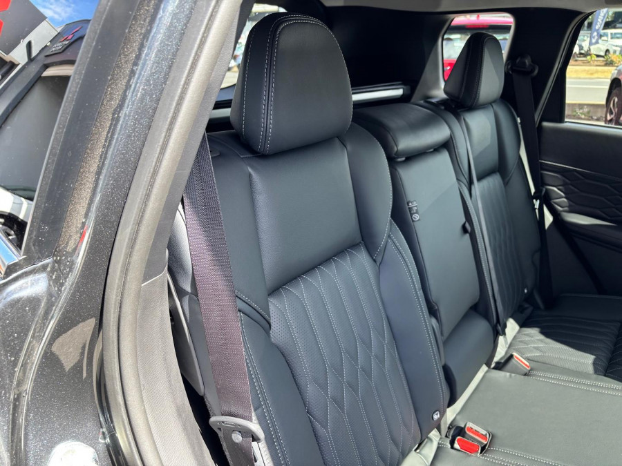 2025 Mitsubishi Outlander ZM Exceed SUV Image 13