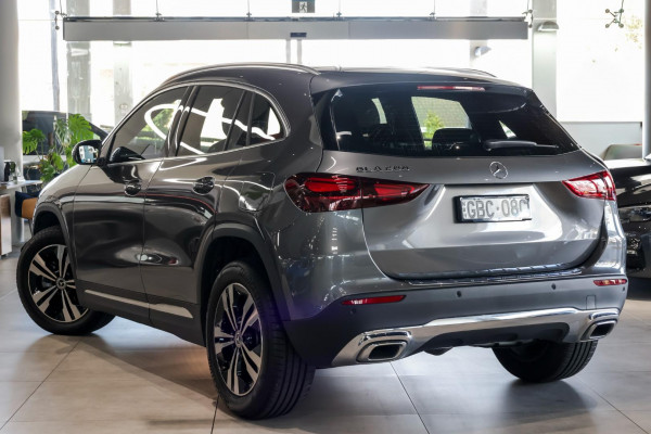 2024 Mercedes-Benz GLA-Class H247 GLA200 SUV image 2