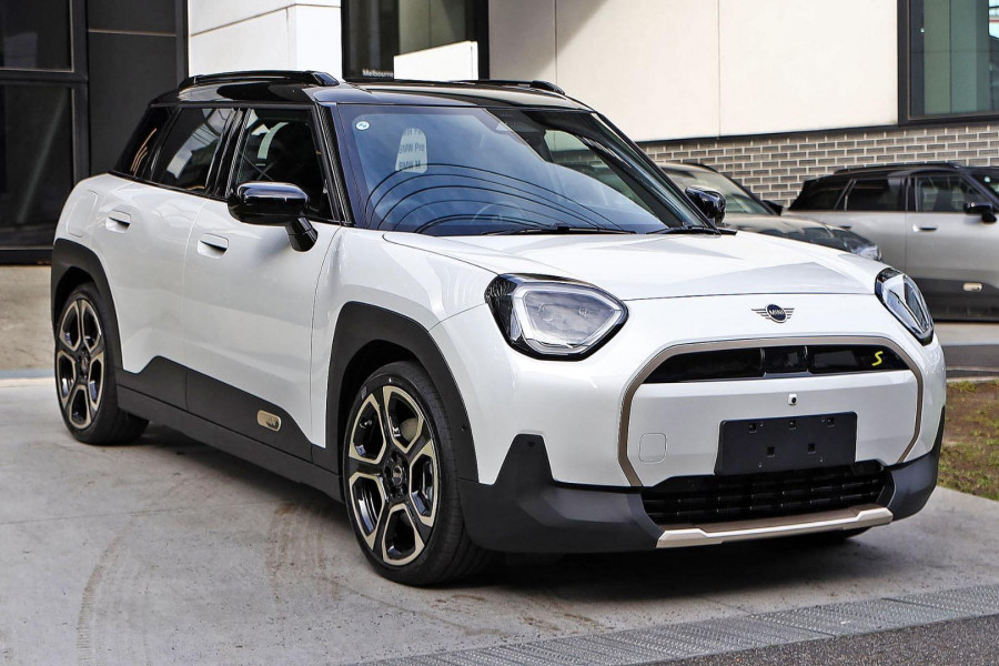 2026 MINI Aceman J05 SE Favoured Hatch