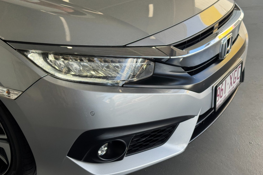 2017 MY16 Honda Civic 10th Gen VTi-LX Sedan Image 17