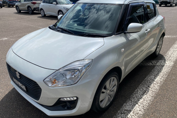 2017 Suzuki Swift AZ GL Navigator Hatch Image 5
