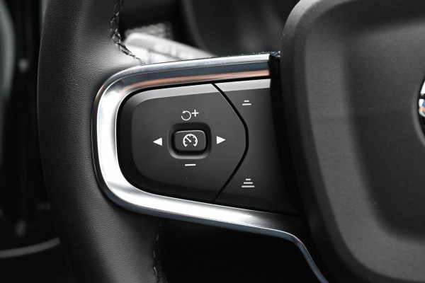 2026 Volvo EX40  Ultra Single Motor Extended Range SUV Image 22