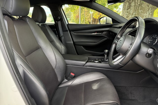 2022 Mazda 3 BP Series G20 Touring Hatch Image 6