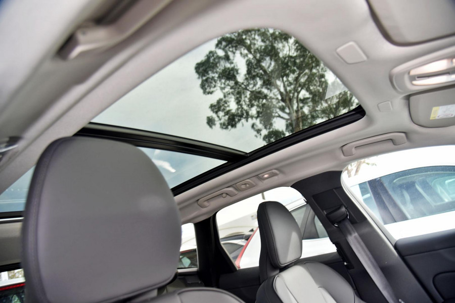 2025 MY26 Volvo XC60 UZ Plus B5 Bright SUV Image 6