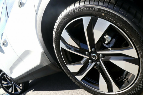 2026 Volvo XC40 XZ Ultra B4 Dark SUV Image 4