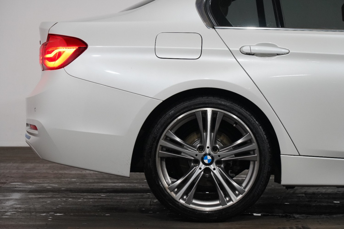 2016 BMW 3 30i Luxury Line Sedan Image 6