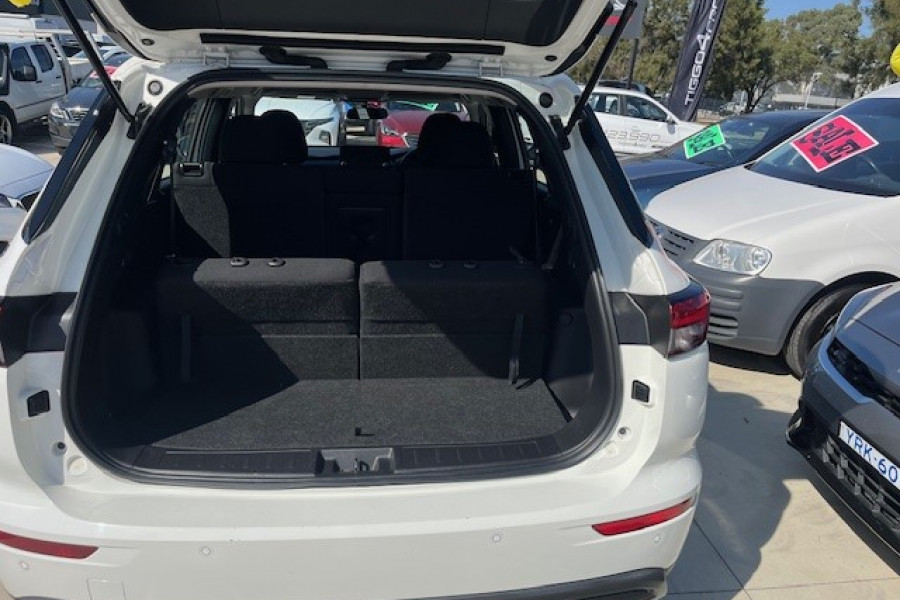 2021 MY22 Mitsubishi Outlander ZM ES Wagon Image 10