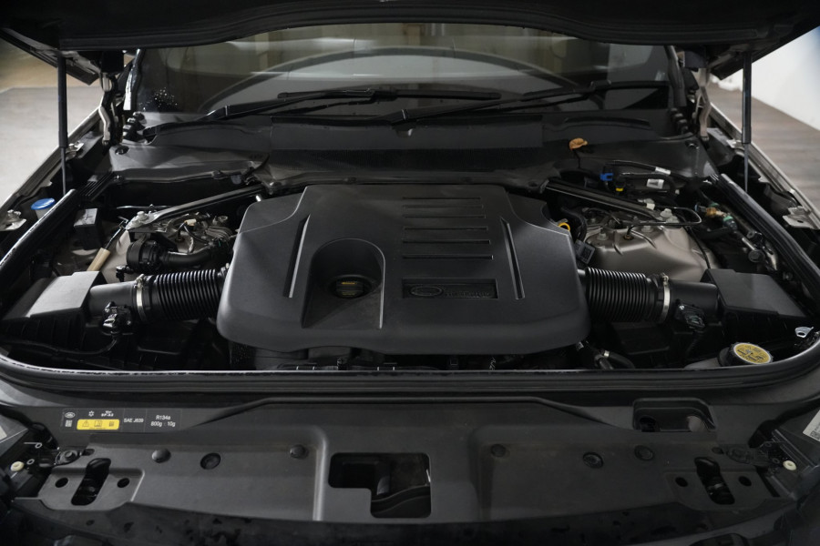 2024 Land Rover Discovery Series 5 P360 Dynamic SE SUV Image 37