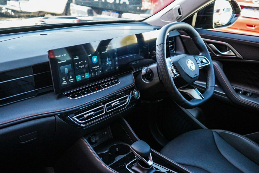 2025 MG HS AS33 Essence SUV Image 18