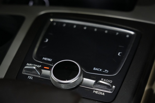 2016 Audi Q7 4M TDI SUV Image 16