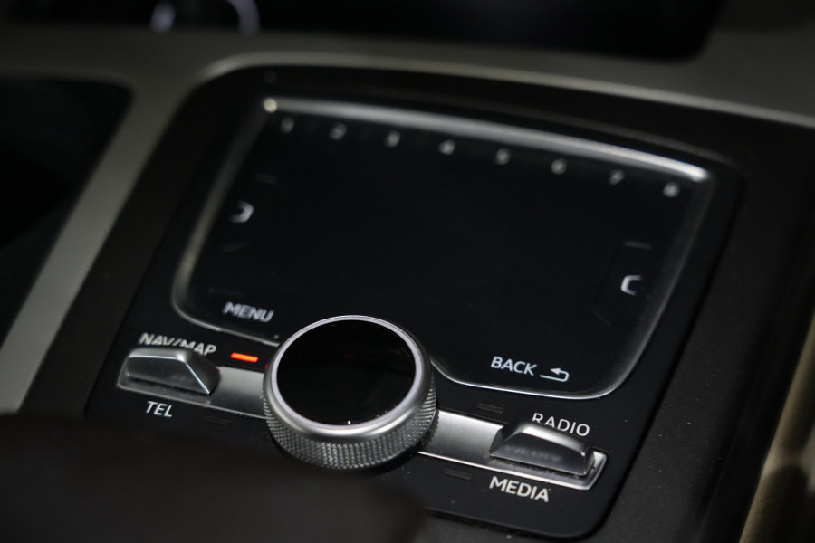 2016 Audi Q7 4M TDI SUV Image 16