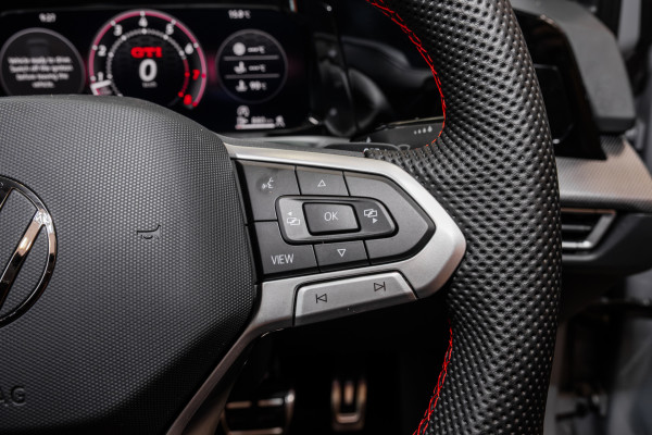 2025 Volkswagen Golf 8.5 GTI Hatch Image 12