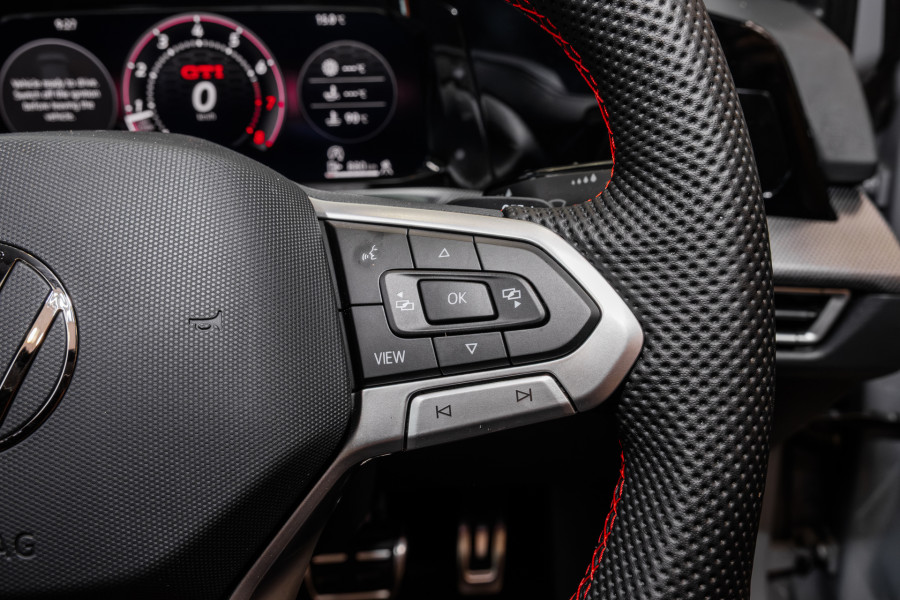 2025 Volkswagen Golf 8.5 GTI Hatch Image 12