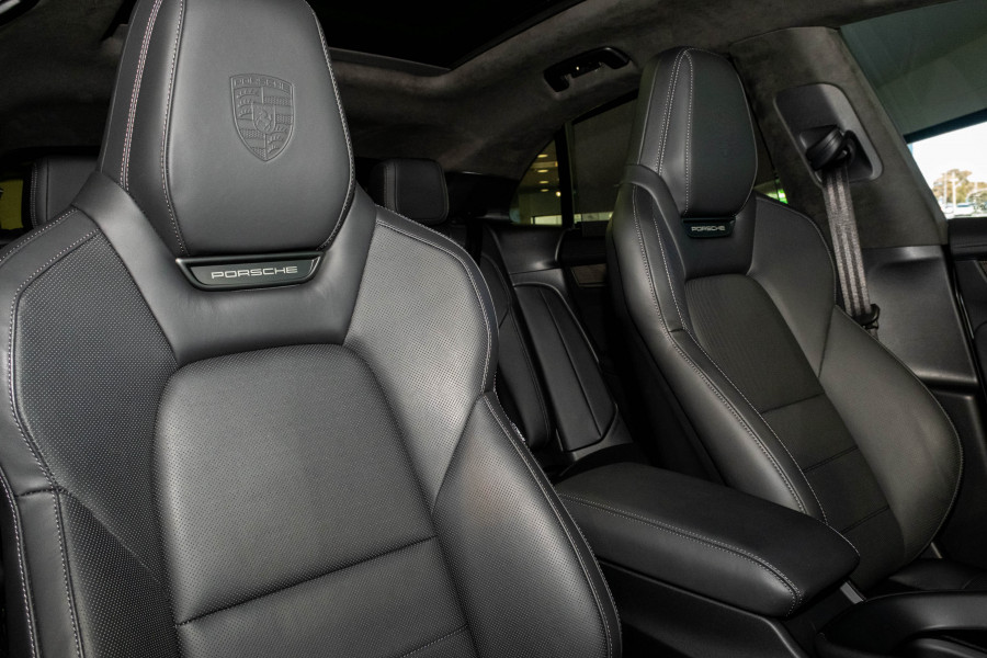 2025 Porsche Macan SUV