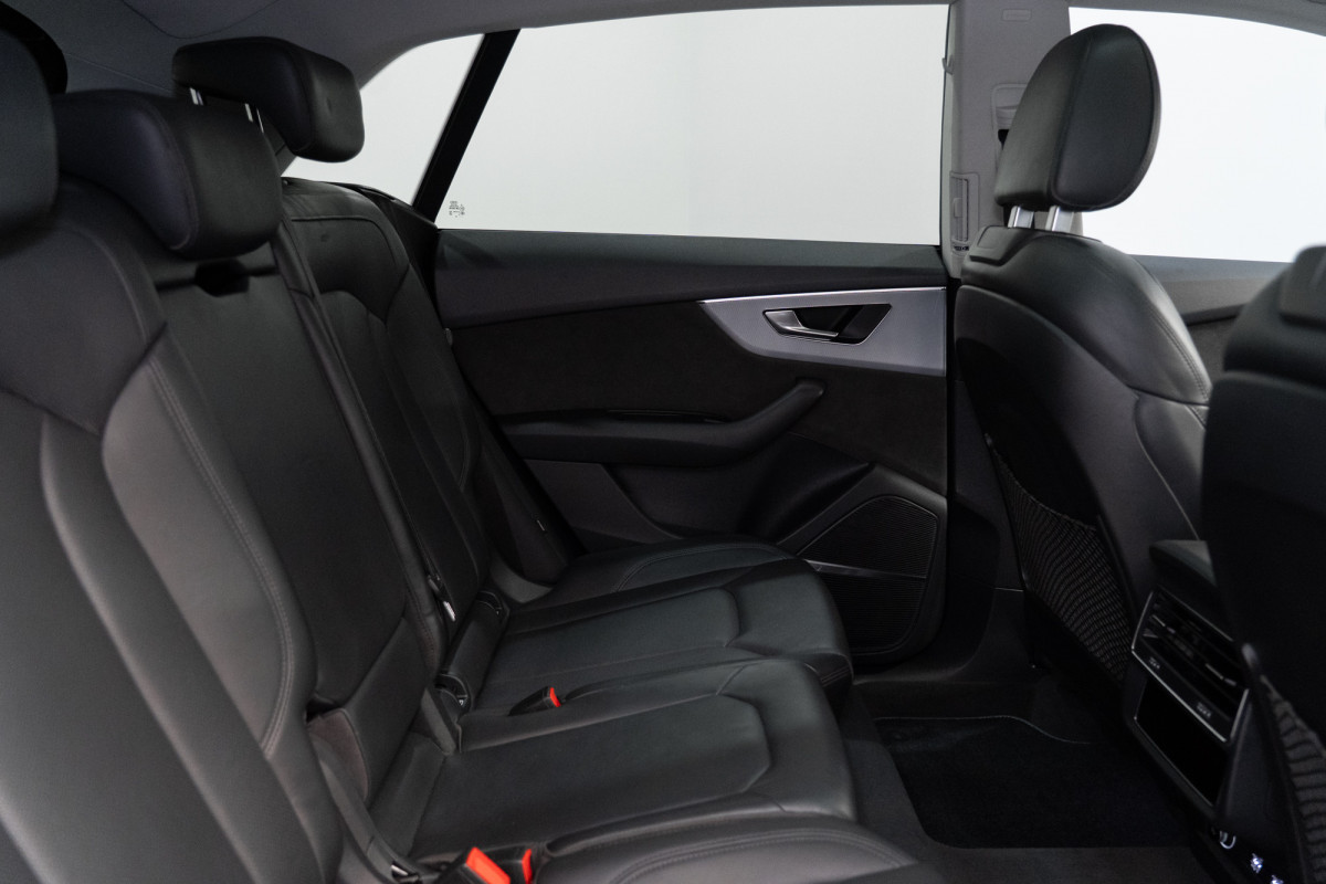 2019 Audi Q8 55 Tfsi Quattro Mhev SUV Image 3
