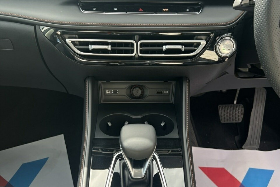 2024 MY24.5 MG HS AS33 Vibe SUV Image 19