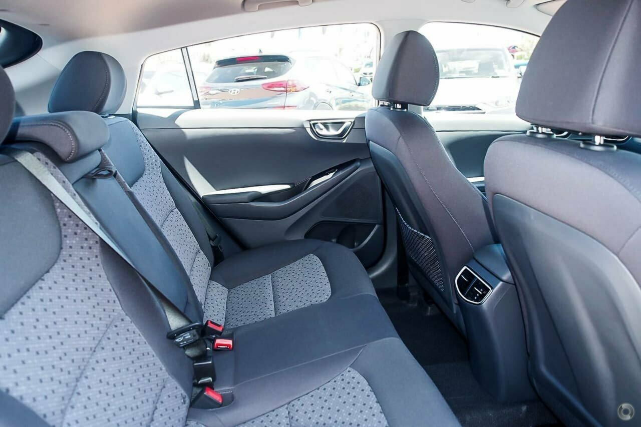 2019 Hyundai IONIQ AE.2 Electric Elite Hatch Image 8