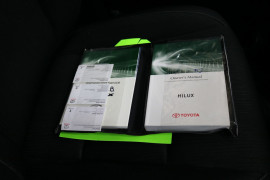 2017 Toyota HiLux GUN126R SR Cab chassis