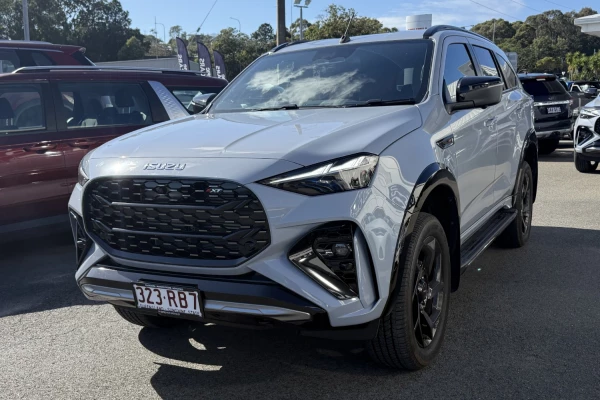 2026 Isuzu MU-X RJ X-TERRAIN SUV Image 6