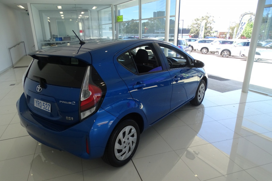 2018 Toyota Prius C NHP10R Hatch Image 13