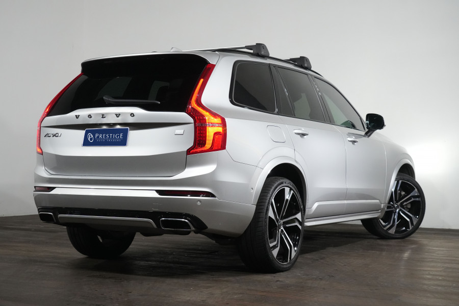 2021 Volvo XC90 L Series T8 Recharge SUV Image 7