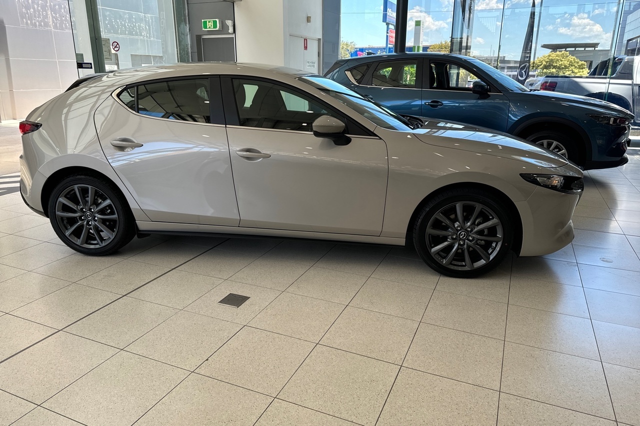 2024 Mazda 3 BP Series G20 Evolve Hatch Image 7