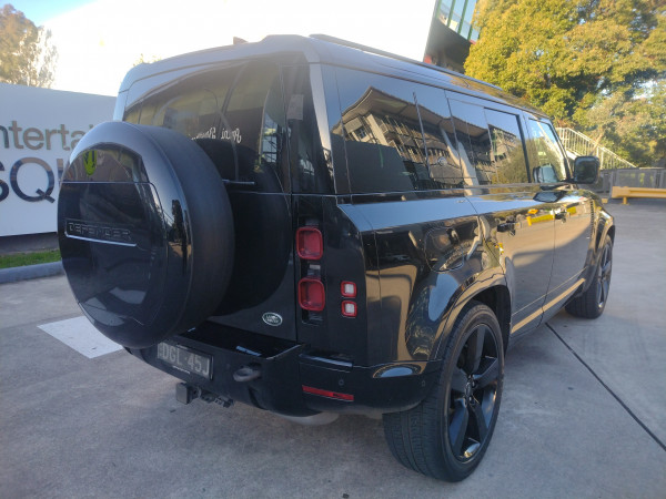 2023 Land Rover Defender L663 110 D300 X SUV image 3